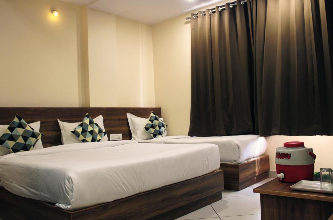 Maruti Group Of Hotels - Shri Naman Натхдвара Экстерьер фото