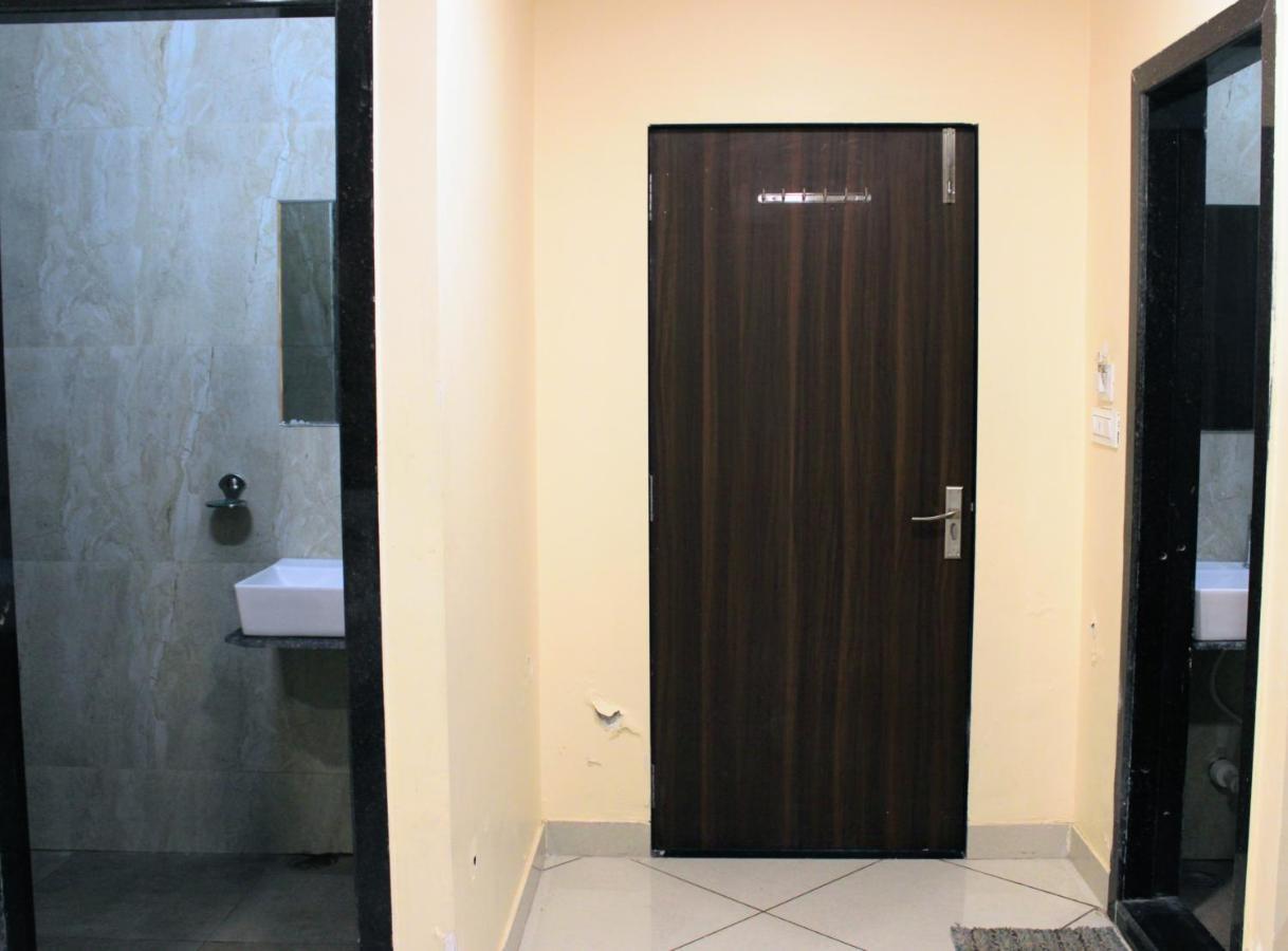 Maruti Group Of Hotels - Shri Naman Натхдвара Экстерьер фото