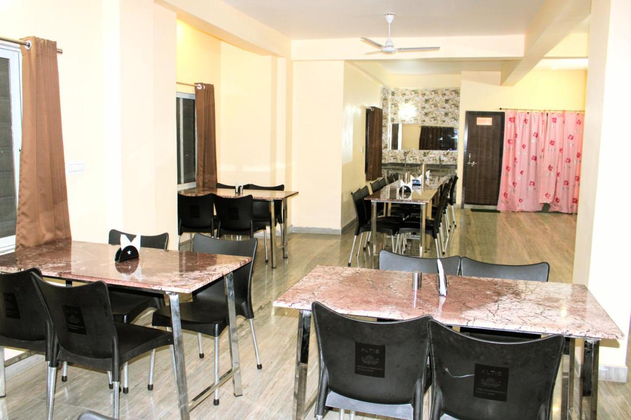 Maruti Group Of Hotels - Shri Naman Натхдвара Экстерьер фото