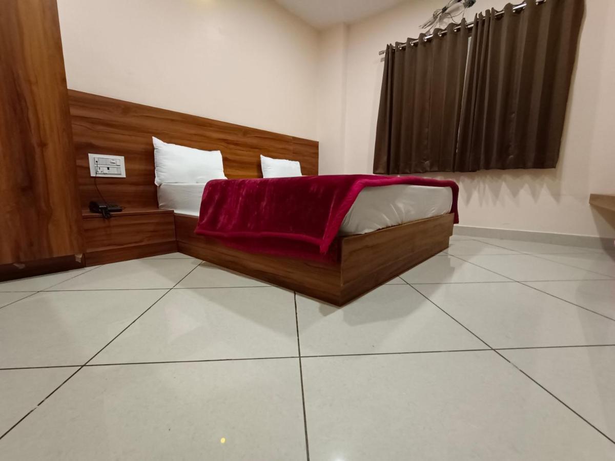 Maruti Group Of Hotels - Shri Naman Натхдвара Экстерьер фото