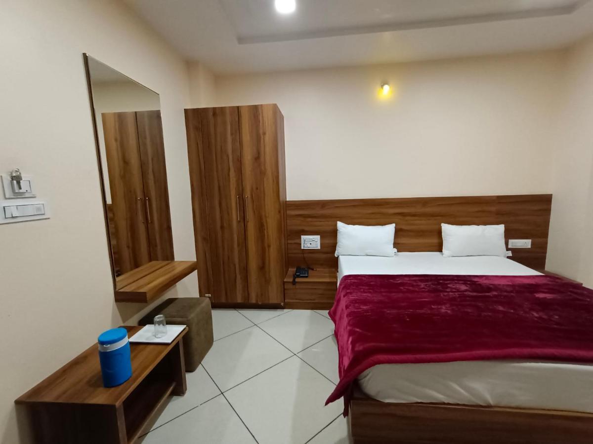 Maruti Group Of Hotels - Shri Naman Натхдвара Экстерьер фото